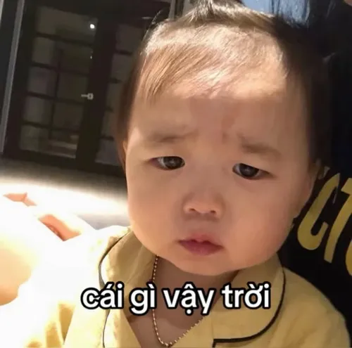 Ảnh vui khóc cute kiểu giả vờ, ai nỡ giận bé.