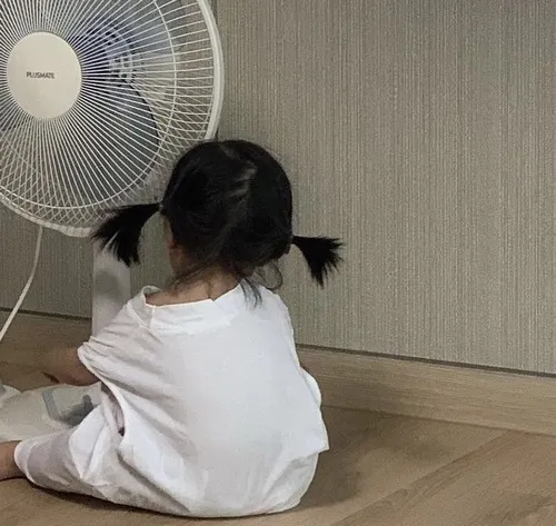 Khi em bé Hàn khóc cũng khiến netizen cười