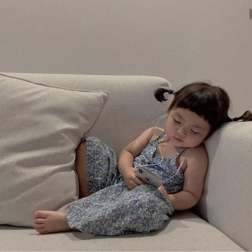 Ảnh chế bé dỗi mẹ chuẩn phim Hàn