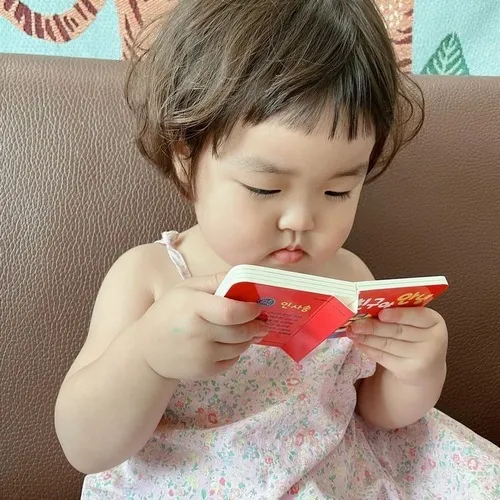 Vì sao meme em bé Hàn được dân mạng Việt mê mẩn