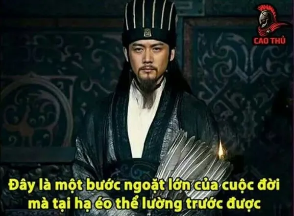 Hình troll Khổng Minh đang dạy mưu mà học trò ngủ gật