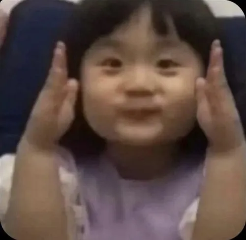 Meme vui giơ tay xin phép nói