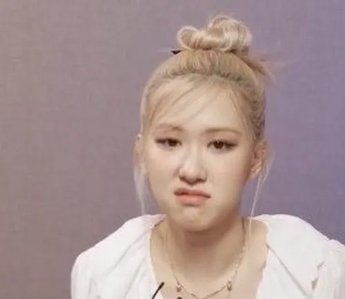 Hình chế phong cách coi thường siêu lạnh