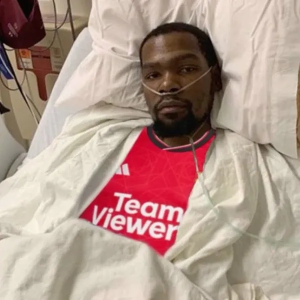 Hình chế fan MU đổ lỗi cho số phận