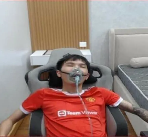 Ảnh chế Quỷ Đỏ gục ngã trong tiếng cười