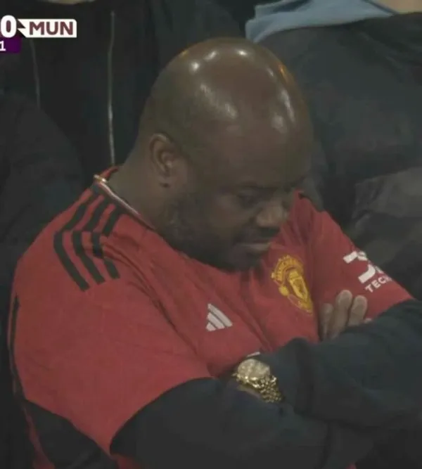 Hình troll Quỷ Đỏ nhìn mà muốn khóc