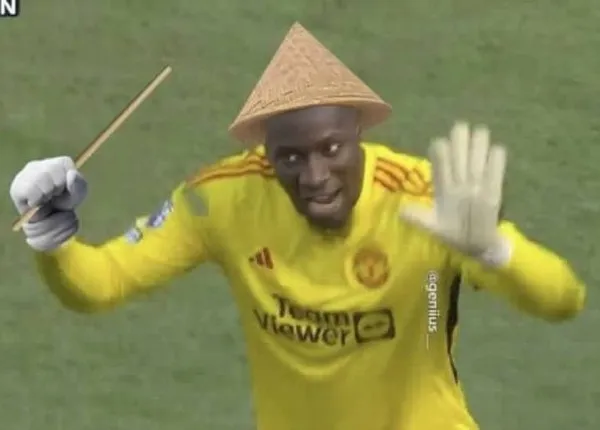 Meme hài Quỷ Đỏ bỗng hóa chú hề