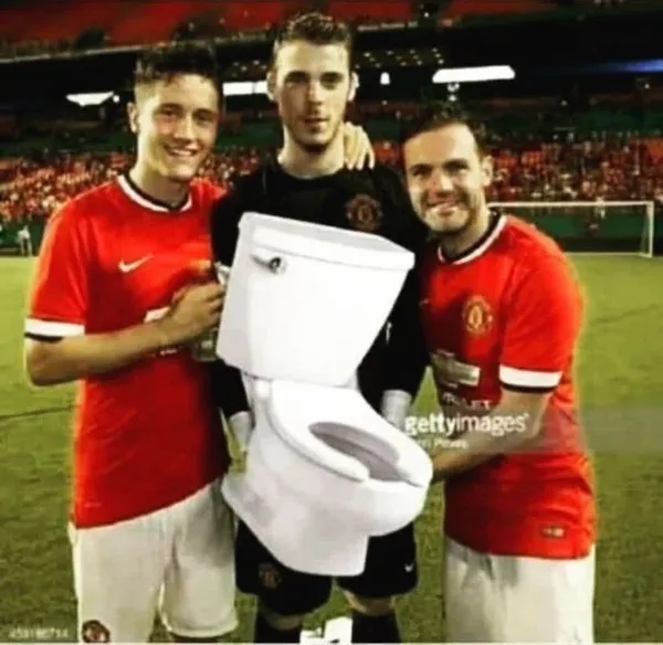 Ảnh vui MU thua vẫn được viral khắp nơi