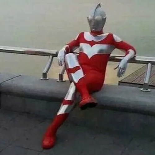 Hình troll siêu nhân điện quang đang bật skill xong đứng đơ