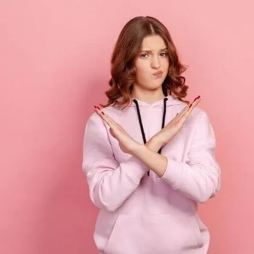 Meme chế xin lỗi nghen, không tiện tham gia