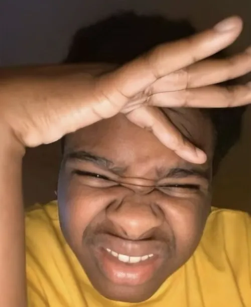 Hình chế hoang mang với caption ngắn ngủn mà trúng tim người xem