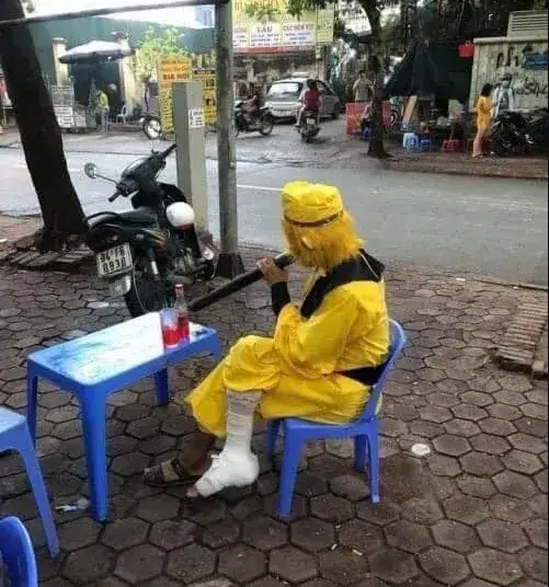Meme chế Tôn Ngộ Không hút thuốc lào