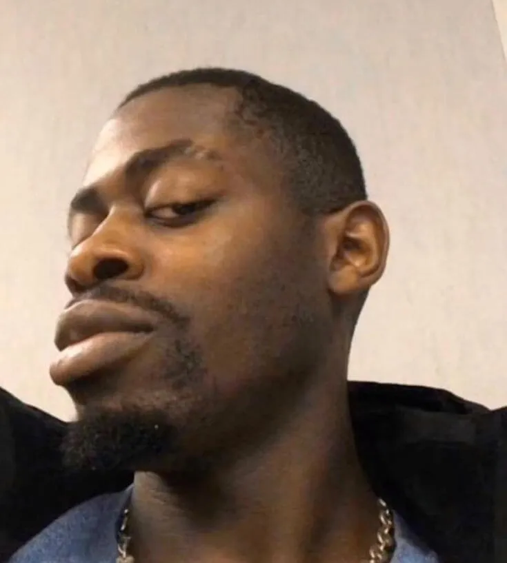 Ảnh chế ánh mắt anh da đen cười khẩy đầy ẩn ý