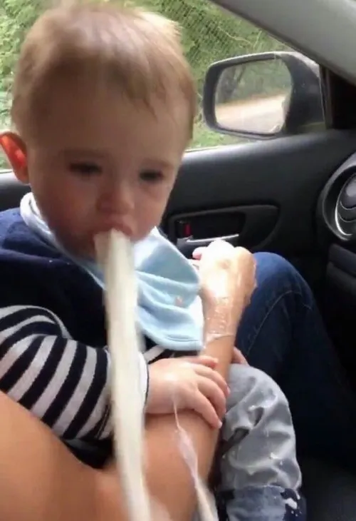 Hình meme ói khiến bạn “phát nôn” vì độ mặn mòi