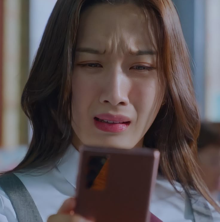 Meme mếu máo lan truyền mạnh trong giới trẻ