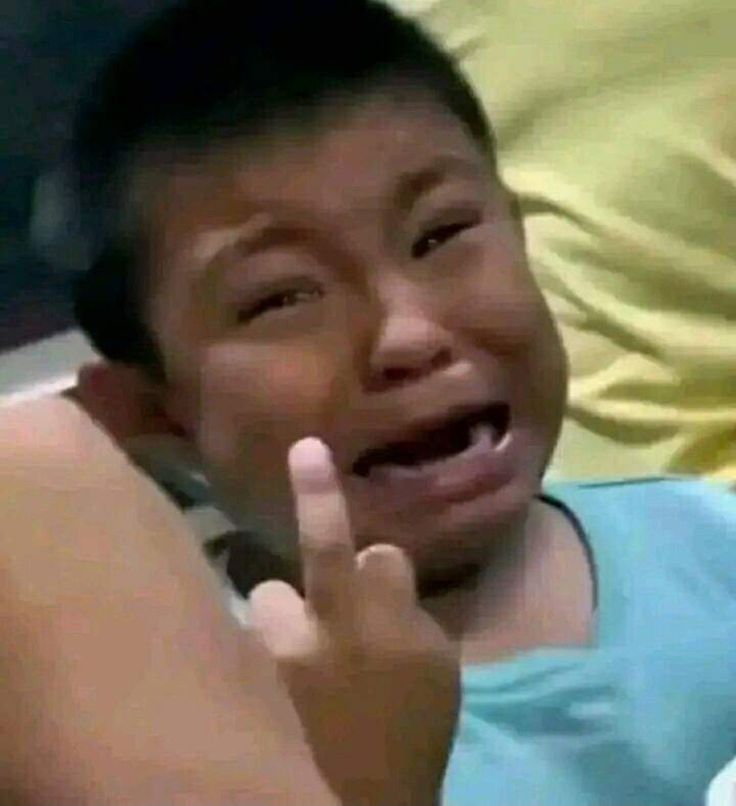 Meme mếu máo dễ thương không chịu nổi luôn