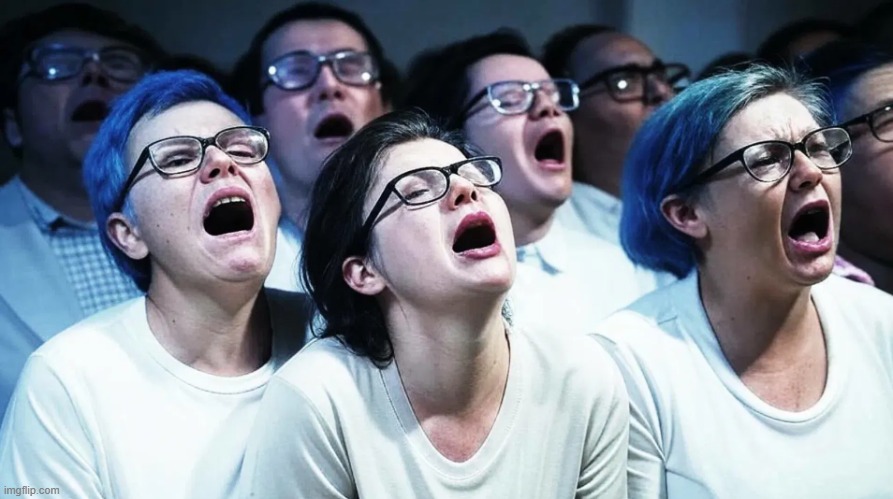 Meme mếu máo thể hiện cảm xúc chân thật