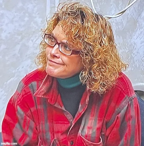 Meme ánh mắt nghi ngờ hài hước