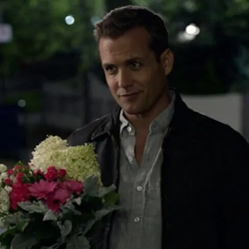 Meme vui bàn tay chống cằm biểu cảm nghi ngờ sâu sắc