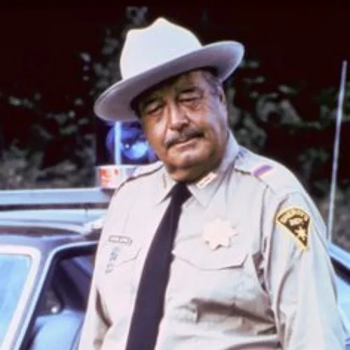 Meme ánh mắt chú công an nghi ngờ đầy troll