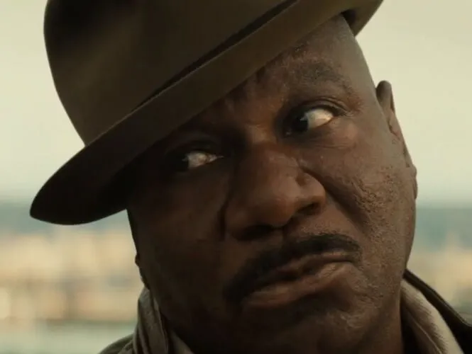 Hình troll ánh mắt dò xét buồn cười