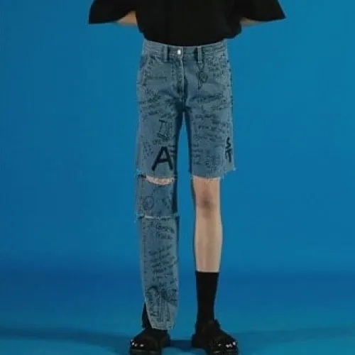 Khi meme quần què trở thành ngôn ngữ thân thương của bạn bè