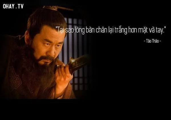 Meme chế Tào Tháo nhìn đời bằng nửa con mắt