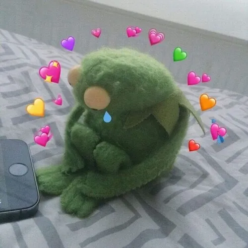 Meme thất tình, nhìn couple ngoài đường cay nhẹ