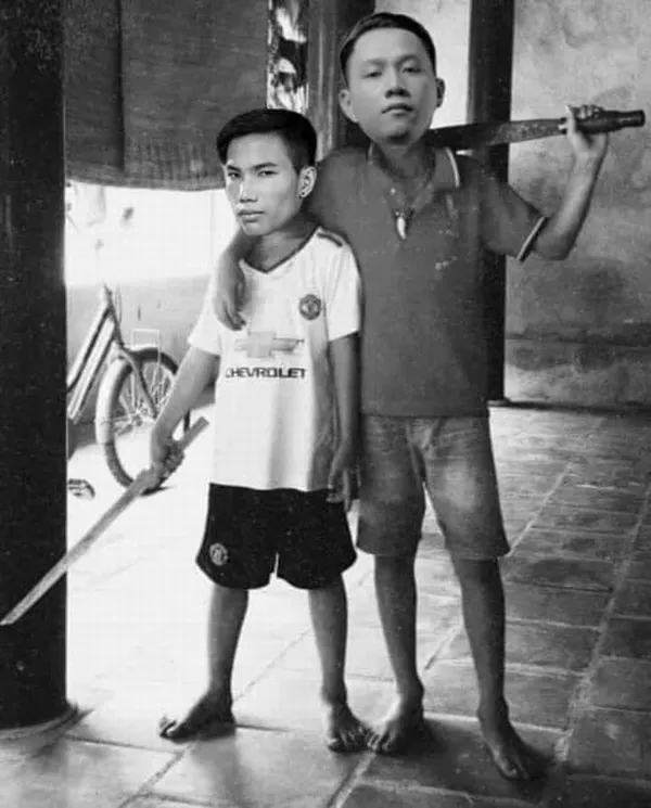 Ảnh chế Thầy Giáo Ba bị học trò bỏ rơi phút cuối