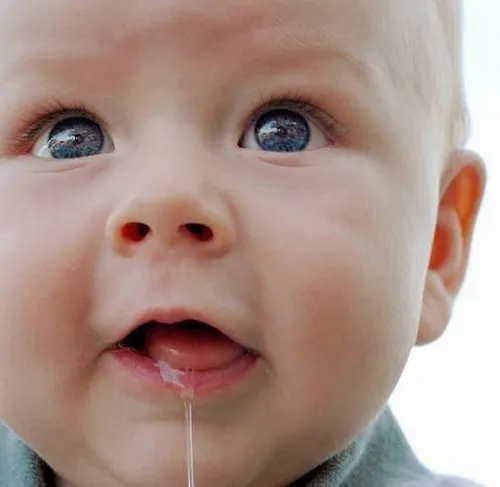 Meme vui em bé thèm chảy nước miếng