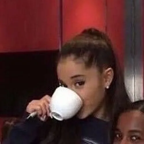 Hình chế pha trà xong mà hết nước