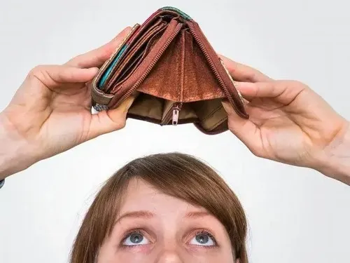 Meme chế ví sạt nghiệp, vibe đau thương