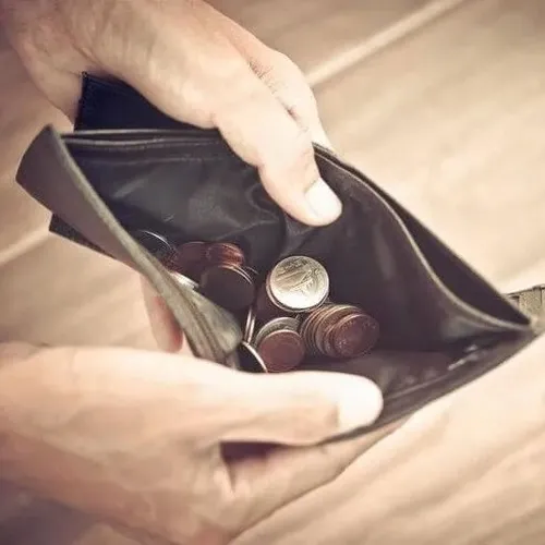 Hình troll ví trống, gió thổi vù vù