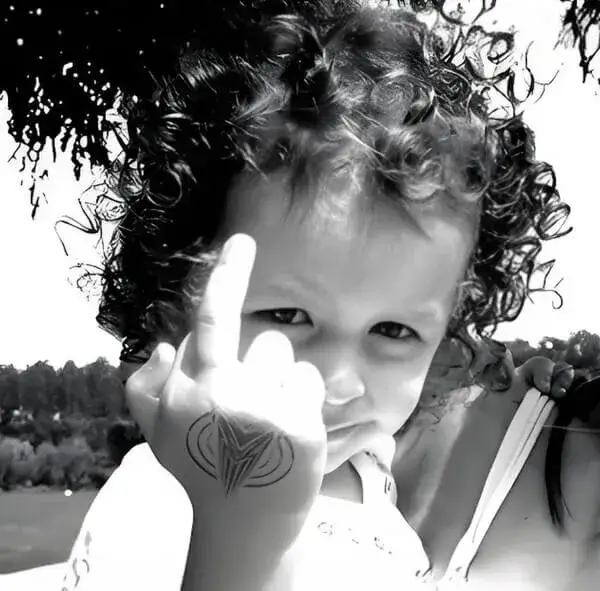 Hình troll ngón giữa pha trò bá đạo