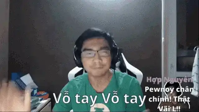 Ảnh gif Pew Pew vỗ tay khi đang livestream Ảnh gif Pew Pew vỗ tay khi đang livestream