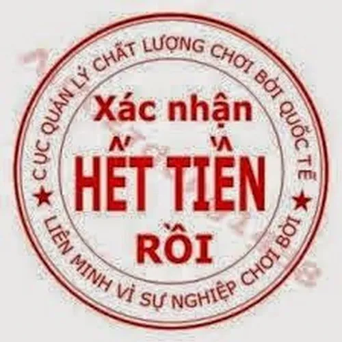 Khoảnh khắc giơ sổ hộ nghèo khi cần được giảm giá Khoảnh khắc giơ sổ hộ nghèo khi cần được giảm giá