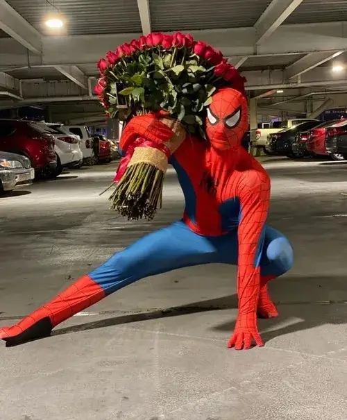 8 Meme Spiderman đang nghe MJ kể chuyện tình