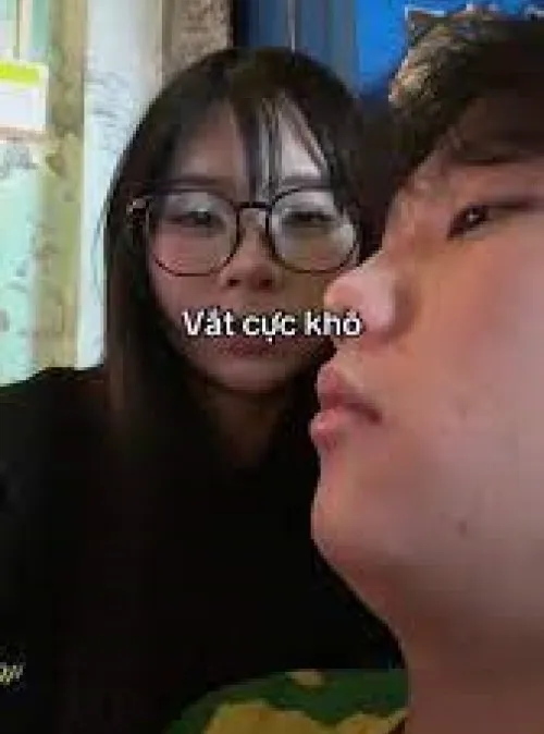 8 Meme vui vợ chồng troll nhau bằng ẩn ý khét lẹt