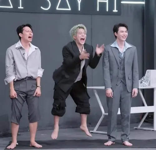 Khi người thứ ba chen ngang nhưng lại khiến khung hình bùng nổ