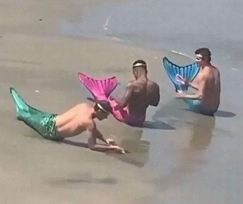 Meme nhóm bạn thân biểu cảm tự nhiên và đáng yêu