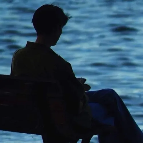 Gợi ý avatar cô đơn ánh đèn đêm dành cho ai đang muốn thu mình lại