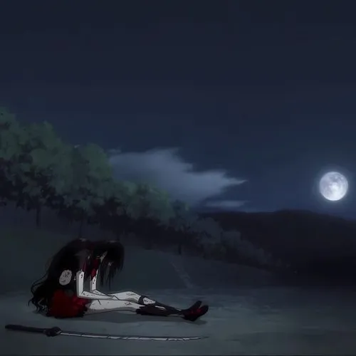 Ảnh cá nhân nét mặt lặng trước bức tường loang cũ tối giản