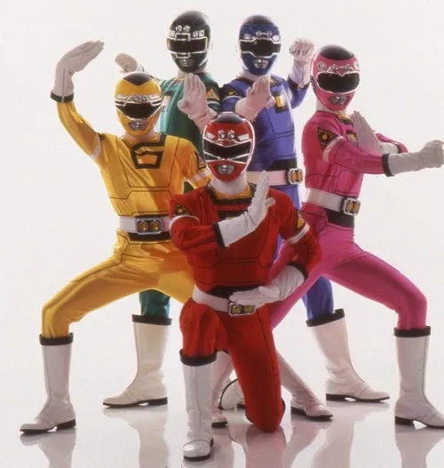 Hình đại diện ngầu team giữ vibe nổi bật qua pose đội hình chặt chẽ