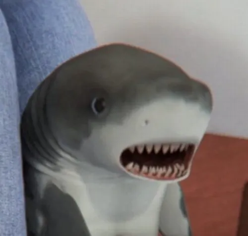 Cá mập trợn mắt tạo trào lưu phản ứng ngơ ngác