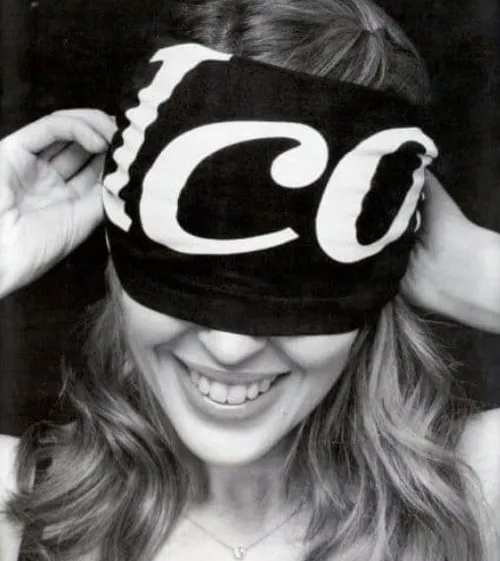 Meme mù mắt khi cảnh tượng quá sức chịu đựng