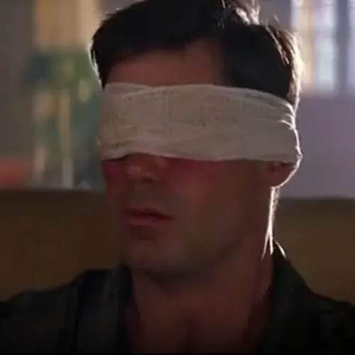 Meme mù mắt phù hợp khi gặp cảnh vượt ngưỡng chịu đựng