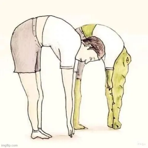 Cá sấu cúi người tập thể dục mà mõm chạm đất luôn