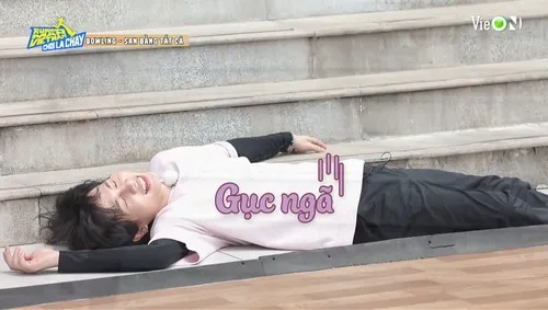 Meme gục ngã diễn tả khoảnh khắc sụp ngay khi nghe tin xấu