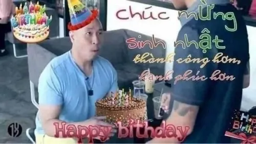 Khoảnh khắc quỳ xuống tạo nên meme anh bạn à đầy châm biếm