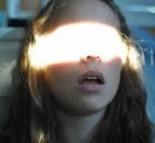 Hình vui quay đi diễn lại sự phòng vệ tự nhiên khi khó chịu